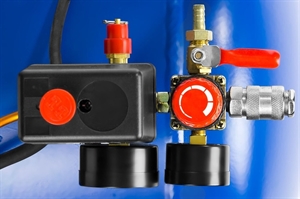 Компрессор Зубр ЗКПМ-440-100-Р-2,2 - фото 45418